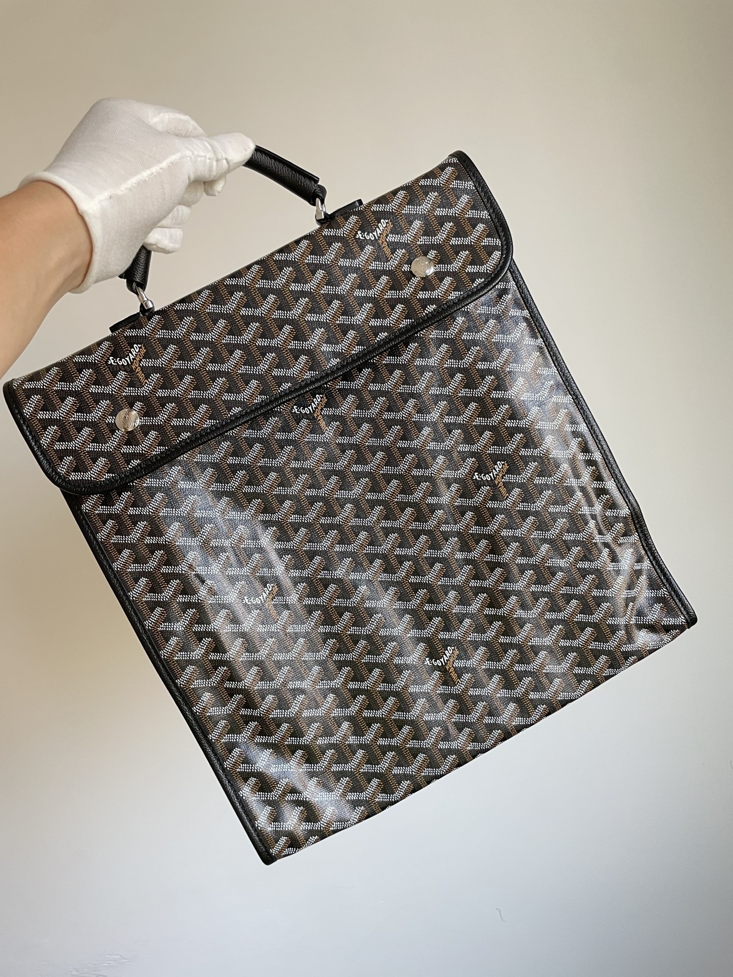 Goyard Saint Léger Medium Foldable Multi-Pocket Backpack Tote Bag in Canvas and Calfskin – Unisex - Image 3