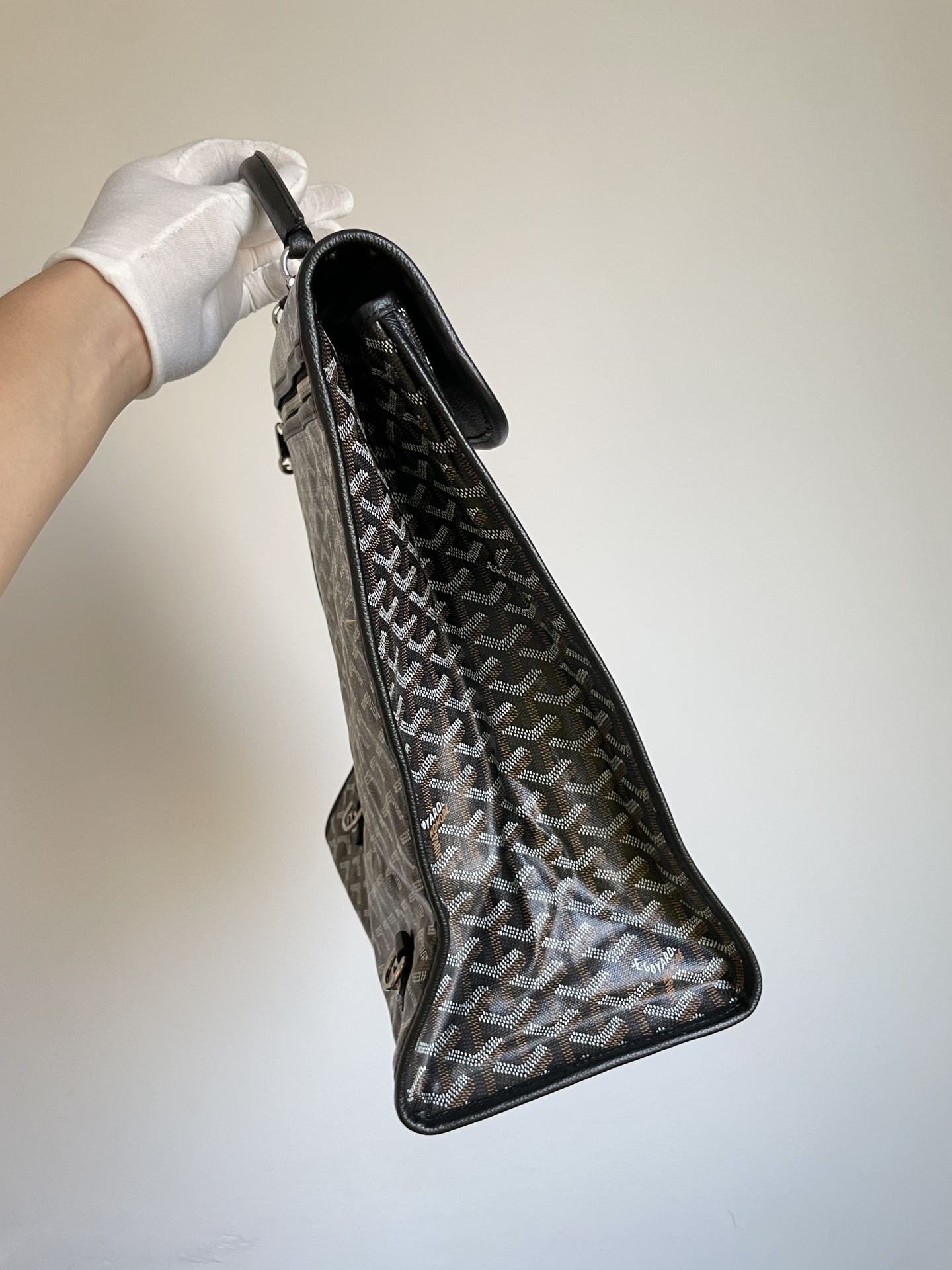 Goyard Saint Léger Medium Foldable Multi-Pocket Backpack Tote Bag in Canvas and Calfskin – Unisex - Image 4