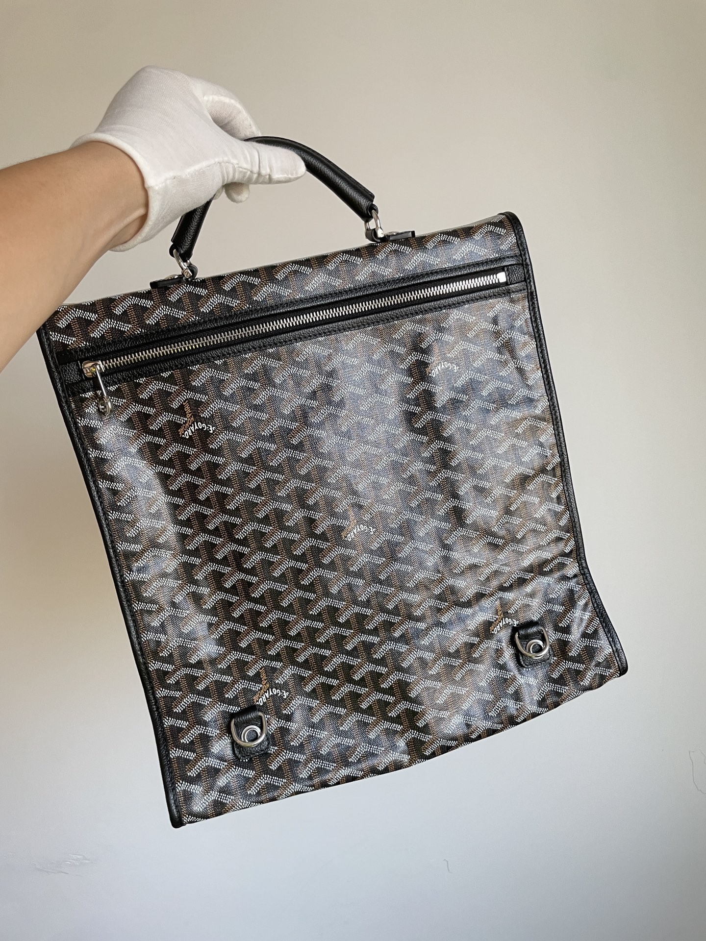 Goyard Saint Léger Medium Foldable Multi-Pocket Backpack Tote Bag in Canvas and Calfskin – Unisex - Image 5