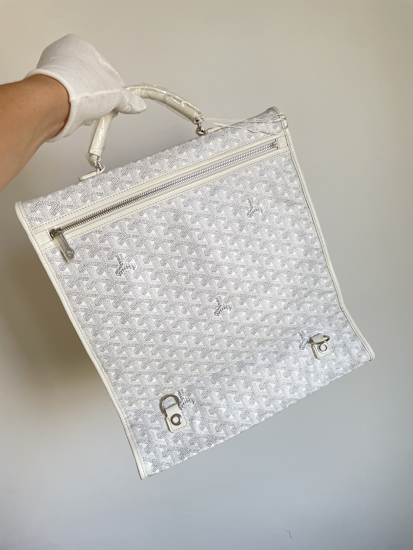 Goyard Saint Léger Medium Foldable Multi-Pocket Backpack Tote Bag in Canvas and Calfskin – Unisex - Image 3