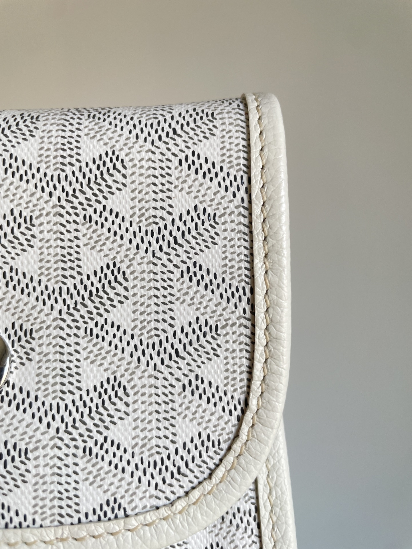 Goyard Saint Léger Medium Foldable Multi-Pocket Backpack Tote Bag in Canvas and Calfskin – Unisex - Image 6