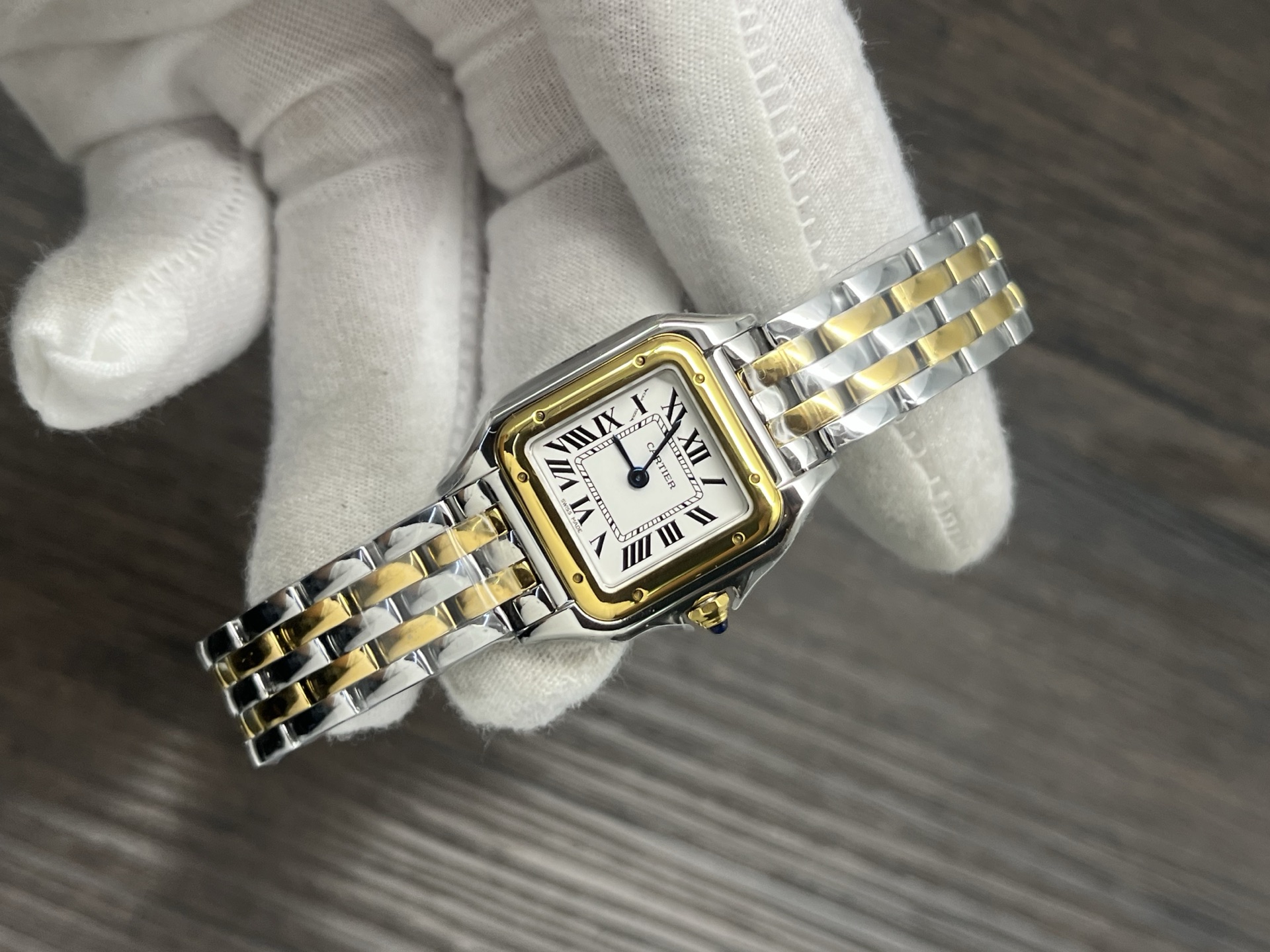 Cartier Panthère de Cartier Series Quartz Women’s Watch 23×30mm White Dial Stainless Steel and 18K Yellow Gold Case and Bracelet - Image 4