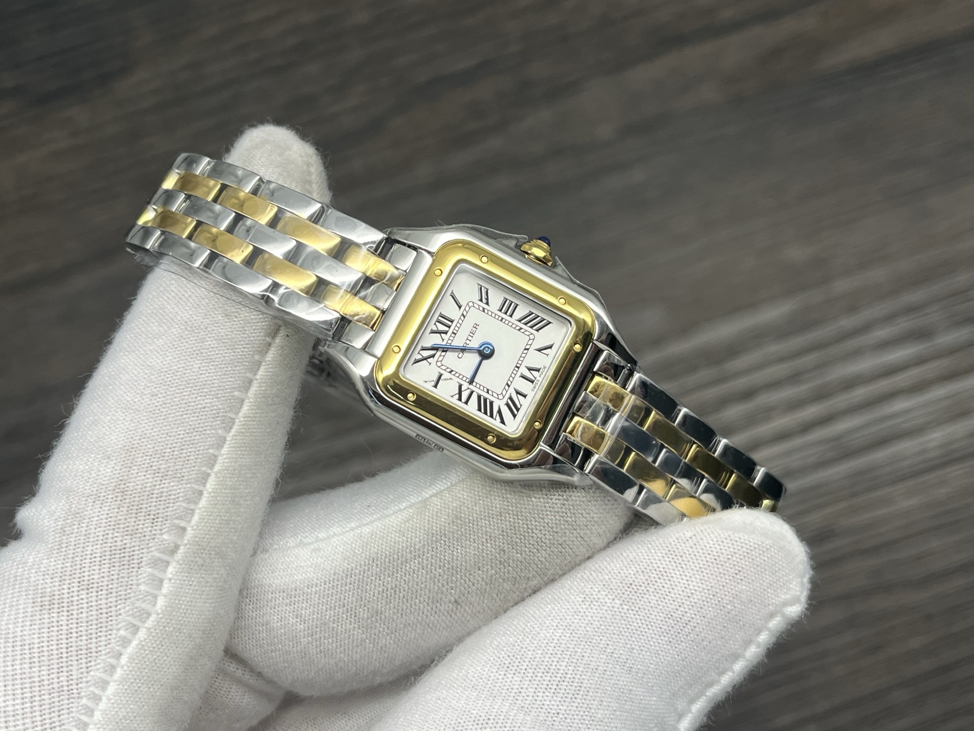 Cartier Panthère de Cartier Series Quartz Women’s Watch 23×30mm White Dial Stainless Steel and 18K Yellow Gold Case and Bracelet - Image 5