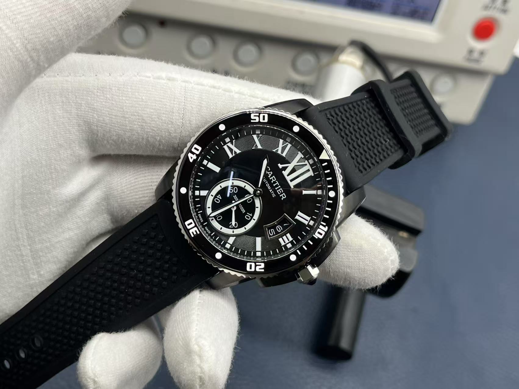 Cartier Calibre de Cartier Series Automatic Mechanical Men’s Watch 42mm Black Dial Stainless Steel Case with Rubber Strap - Image 4