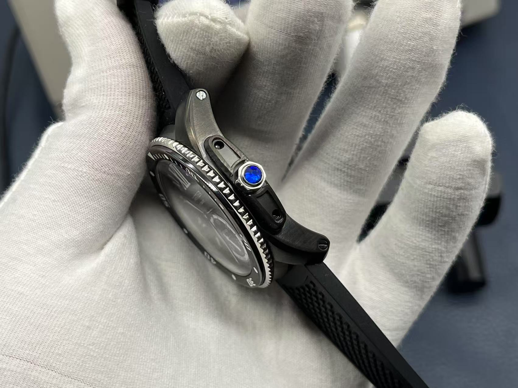 Cartier Calibre de Cartier Series Automatic Mechanical Men’s Watch 42mm Black Dial Stainless Steel Case with Rubber Strap - Image 7