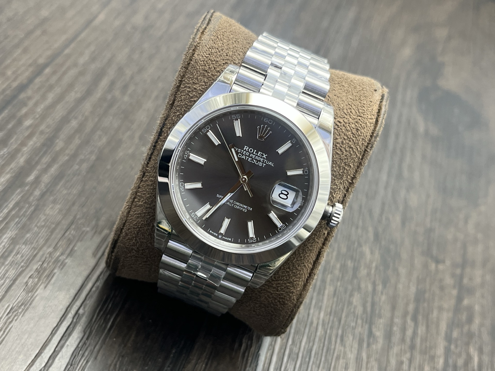 ROLEX Datejust 41 mm Gray Dial Oystersteel Men’s Watch - Image 4