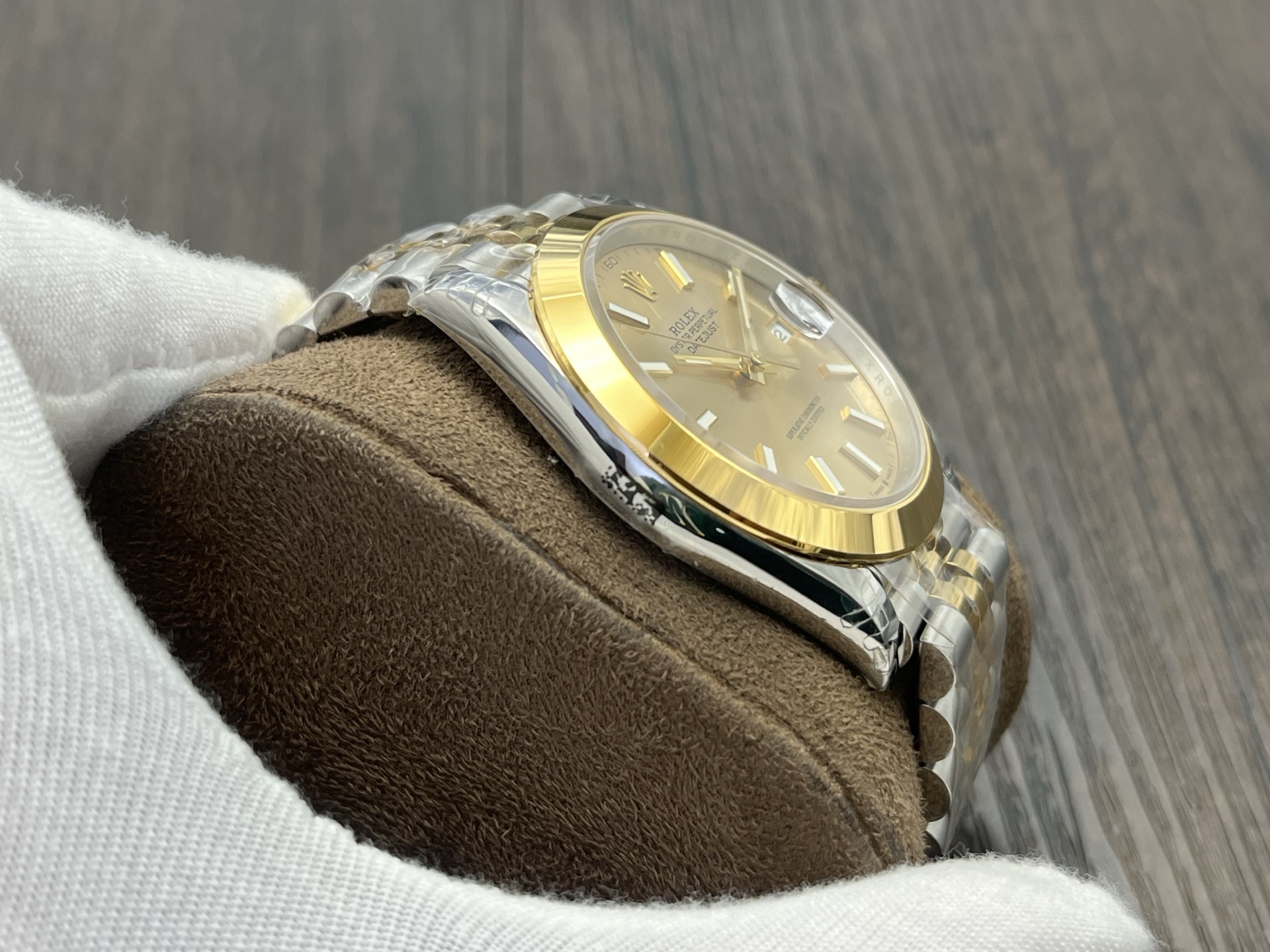 ROLEX Datejust 41 mm Gold Dial Oystersteel and Yellow Gold Men’s Watch - Image 5