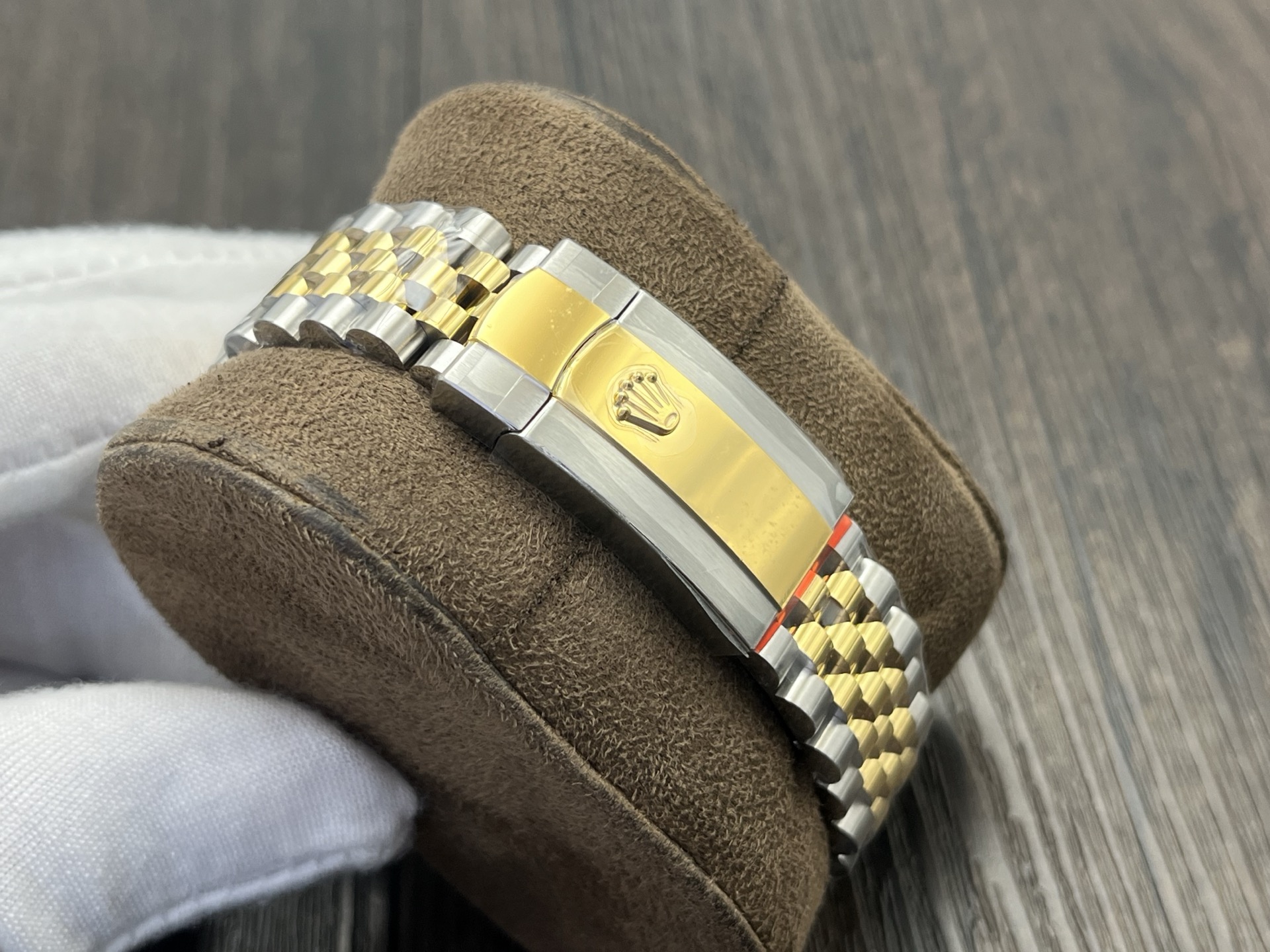 ROLEX Datejust 41 mm Gold Dial Oystersteel and Yellow Gold Men’s Watch - Image 7